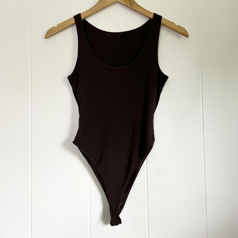 Boohoo Brown One Piece Sleeveless Bodysuit Women's Size 4